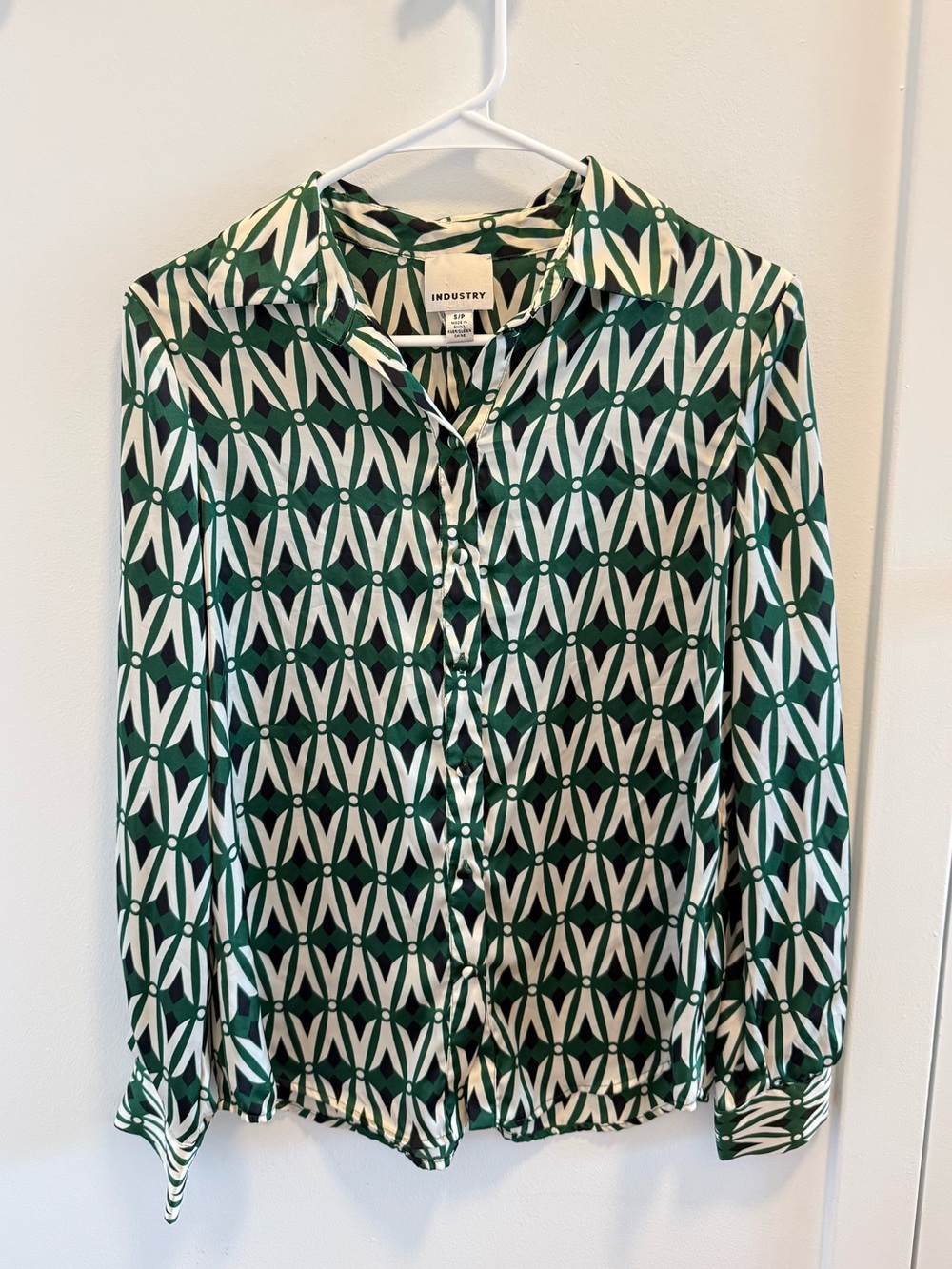 INDUSTRY Green & White Geometric Satin Button-Up Shirt Women’s Size Small